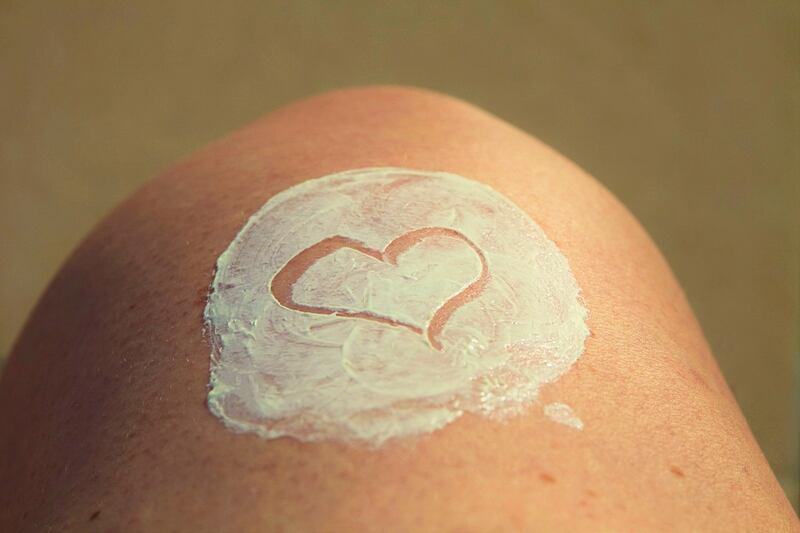 Le creme viso con protezione solare sono il vero segreto anti-età: ecco le migliori