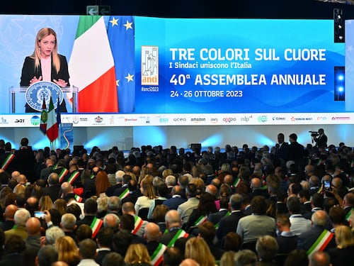 Meloni ai sindaci: "Sull'abuso d'ufficio abbiamo mantenuto la promessa"