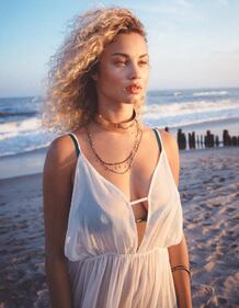 Rose Bertram, la modella belga solare e sensuale 28
