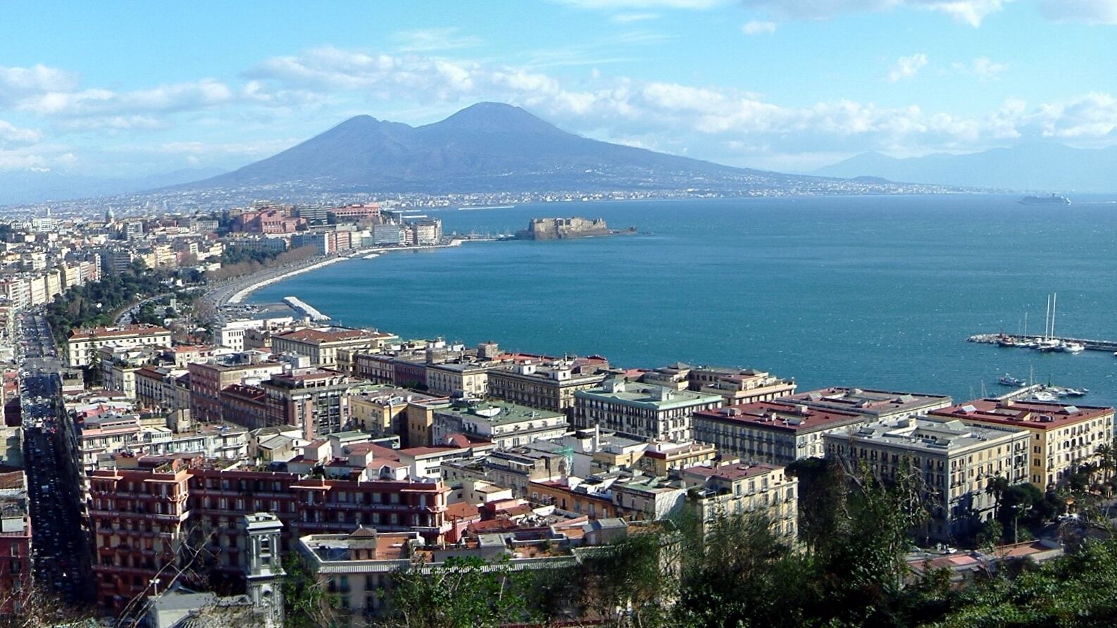 Napoli cerca "autisti volontari" per guidare mezzi a Capodanno