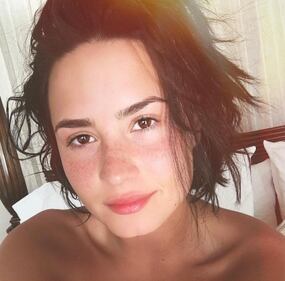 Demi Lovato di nuovo nuda per un disco, foto 17
