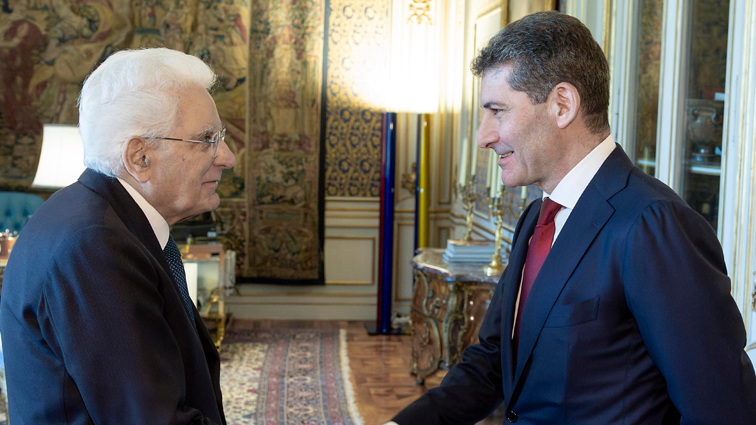 Mattarella sta con gli agenti: "Stima e fiducia nella polizia"