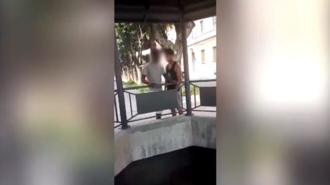 Acqui Terme, il 17enne che ha picchiato un migrante ora si scusa