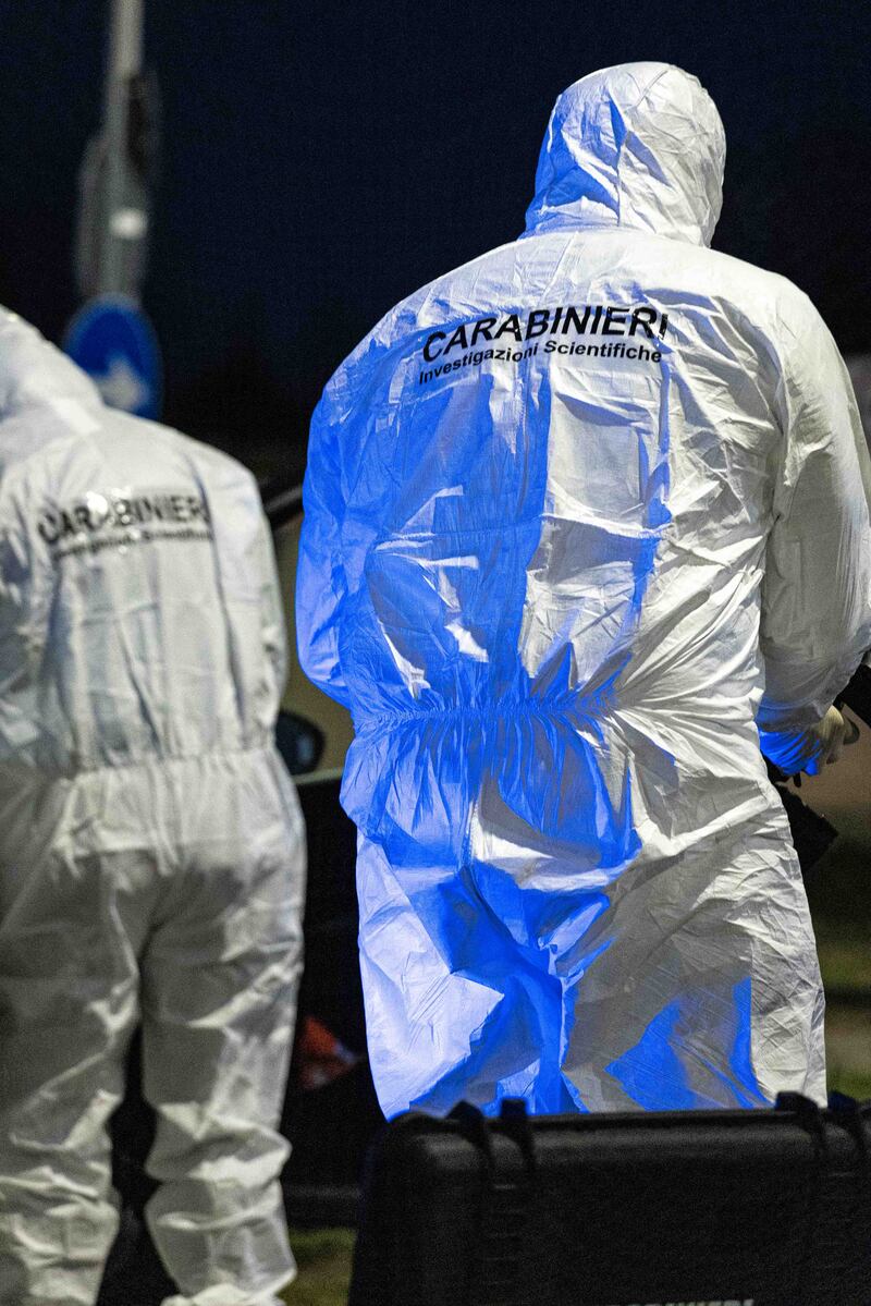 Accoltellata alle spalle dall'ex, l'orrore a Giussano: le immagini dalla scena 8