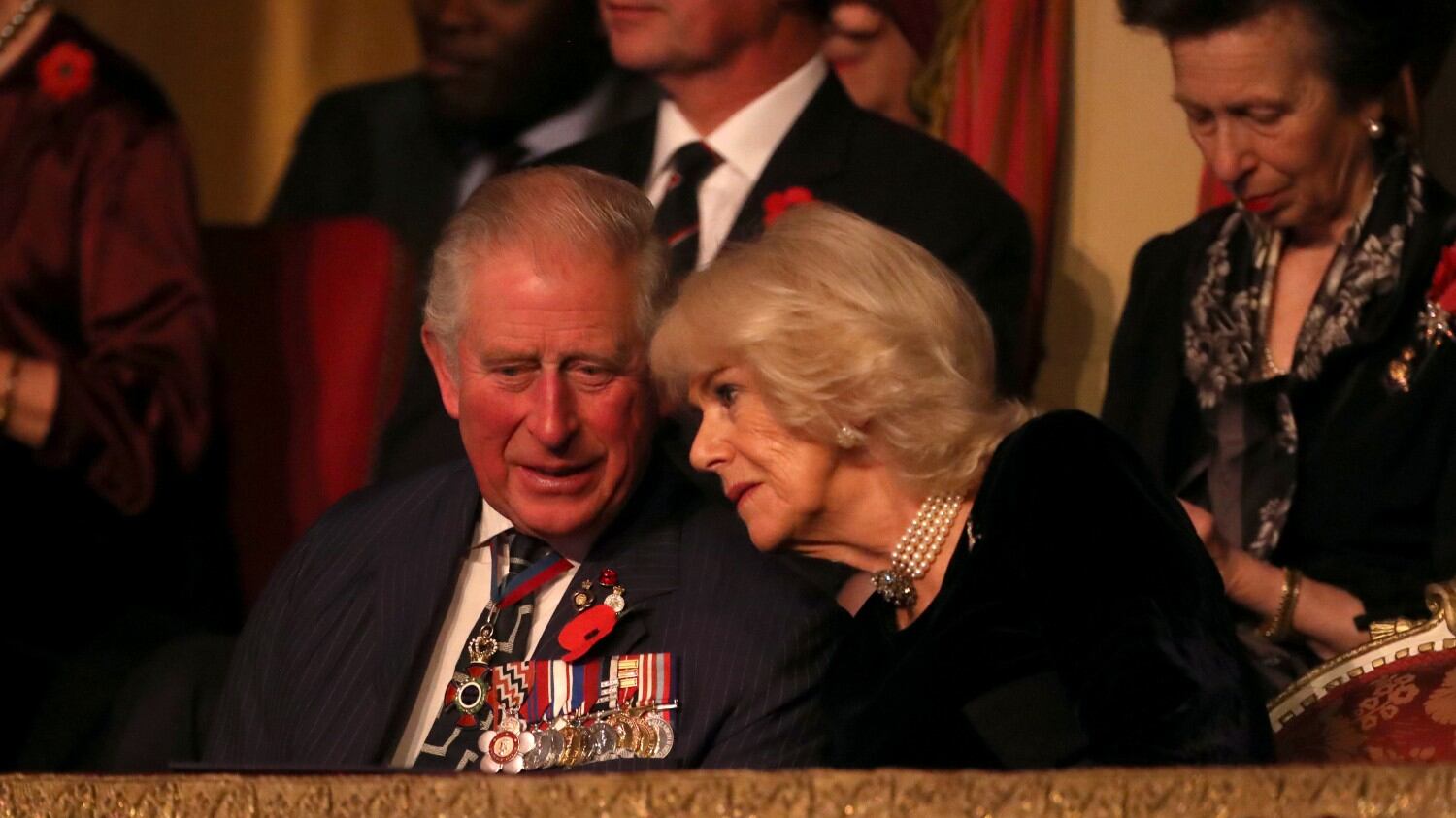 Sorpresa romantica di Camilla per il compleanno di Carlo