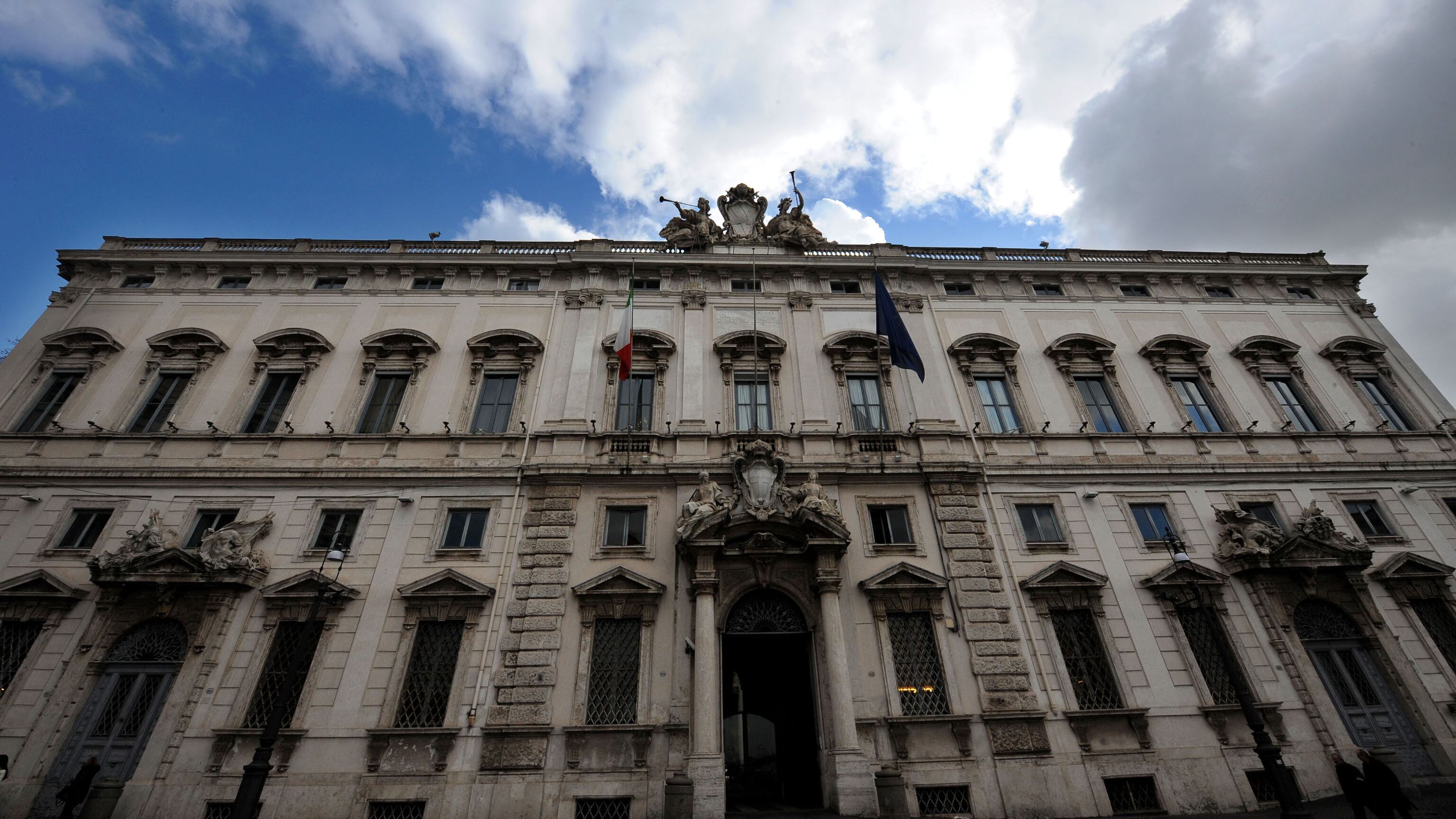 Consulta, sì allo "spagnolo". E ora si può andare alle urne