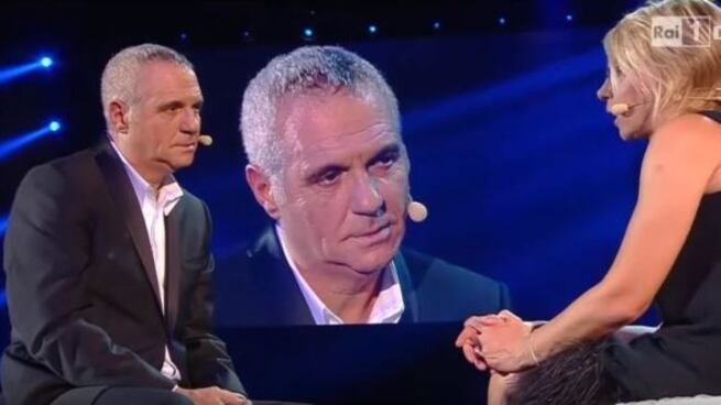 Panariello in lacrime davanti alla De Filippi