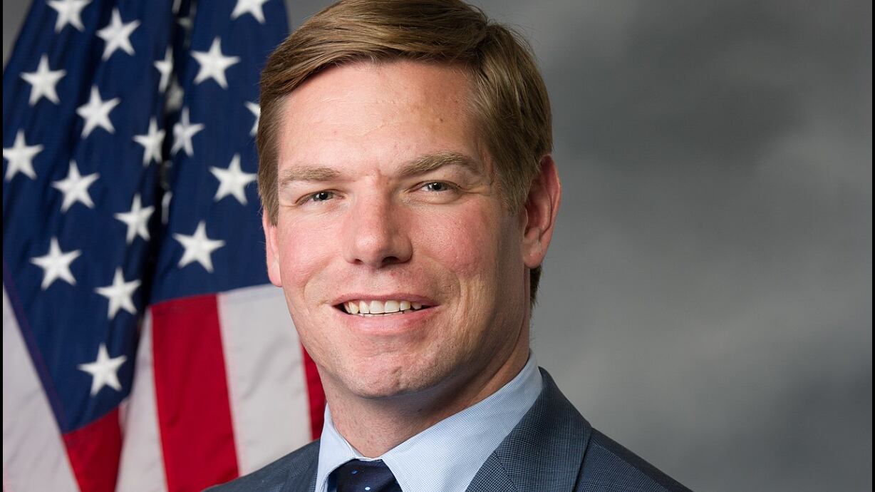 Accuse di stupro e molestie contro il candidato governatore dem Eric Swalwell