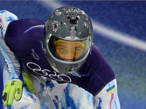 “Casco non conforme”: atleta ucraino squalificato alle Olimpiadi, cosa è successo