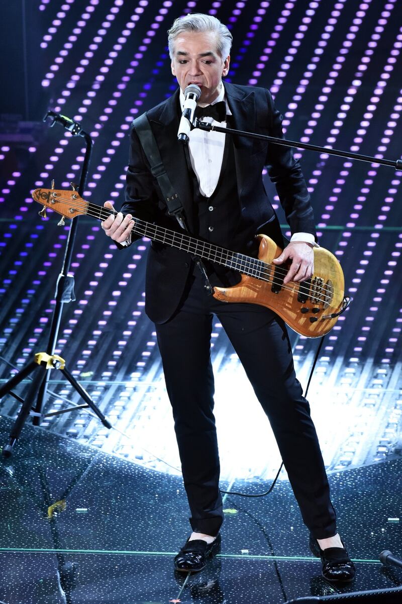 Sanremo 2016: gli abiti della prima serata 31