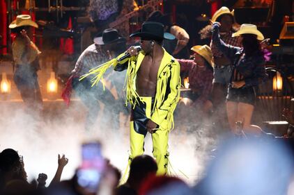 BET Awards 2019: i look più estremi dalla kermesse che celebra la musica black  1