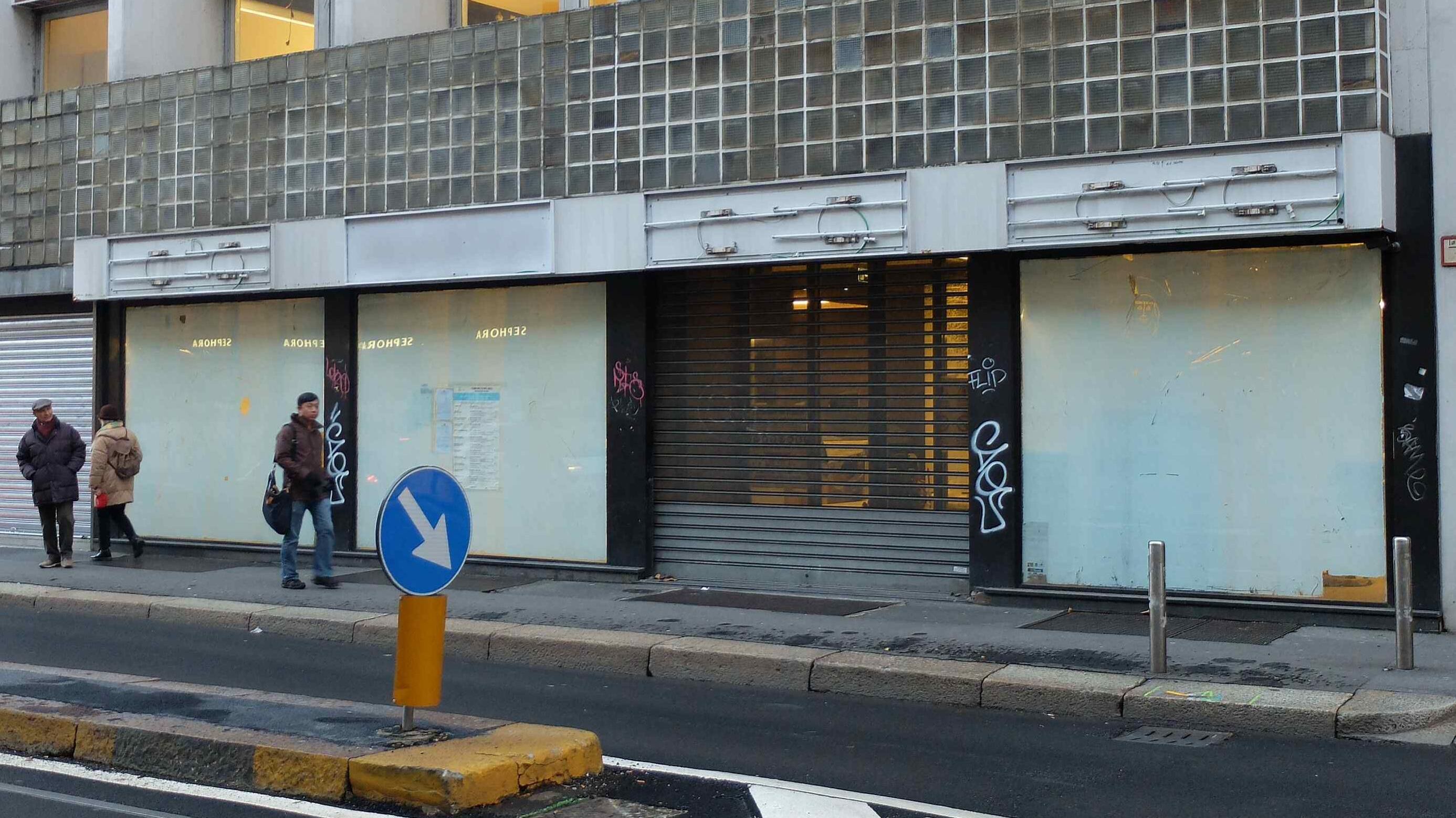 Guerra al «casinò» in corso Vercelli