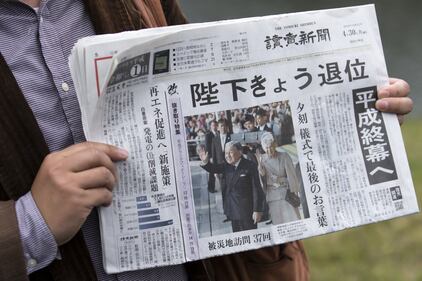Giappone, l'imperatore lascia il trono 9