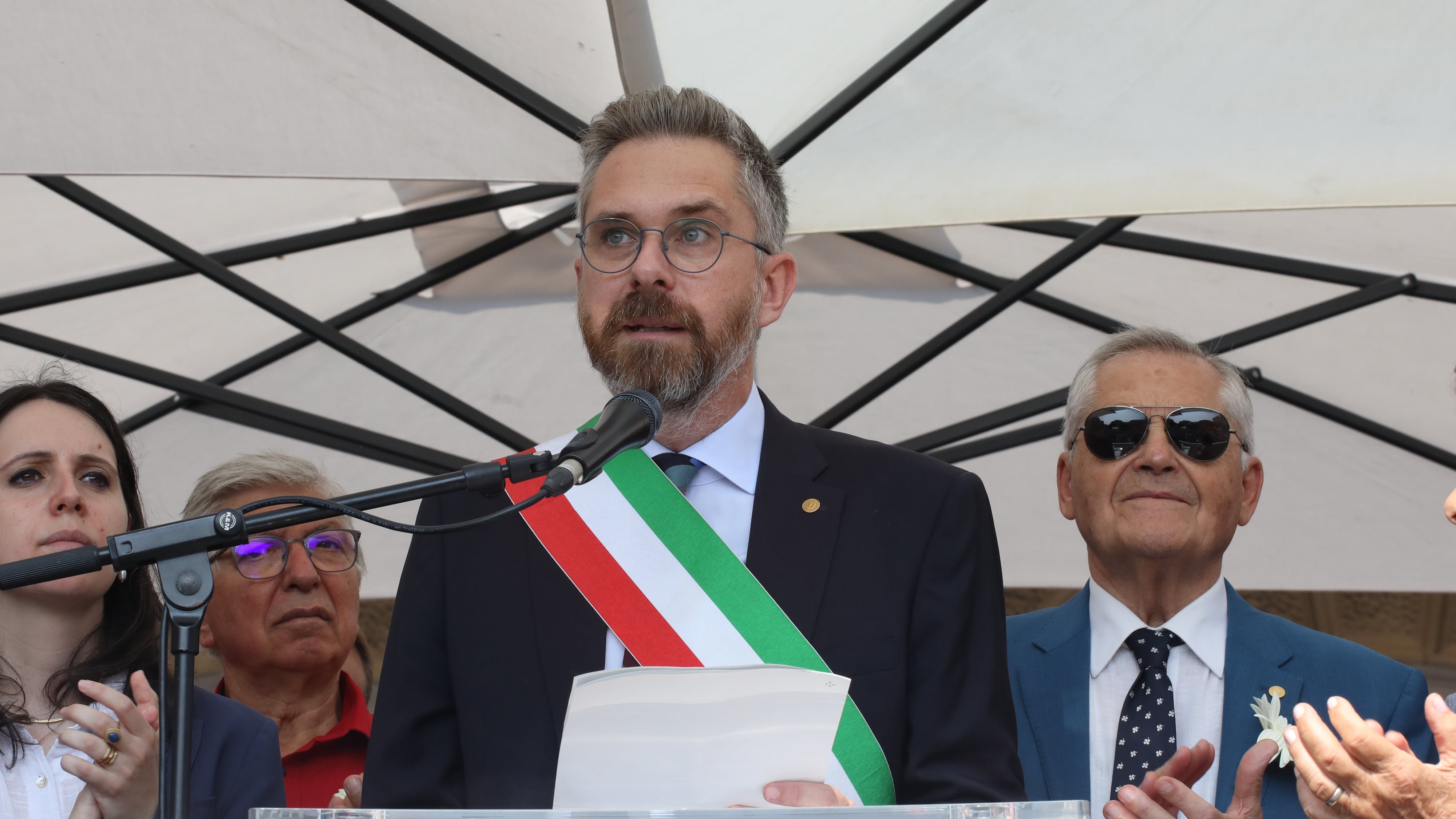 "Sobrietà? Bologna sarà in festa". Niente lutto nazionale per Lepore