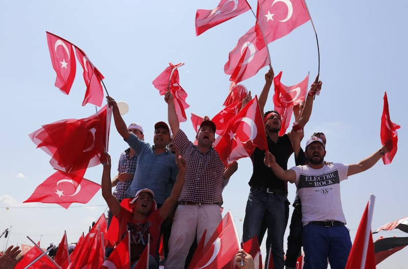 Folla immensa a Istanbul per la manifestazione anti-golpista 9