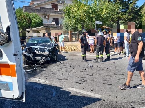 Alatri, uno schianto in diretta social. Travolti e feriti mamma e due bimbi