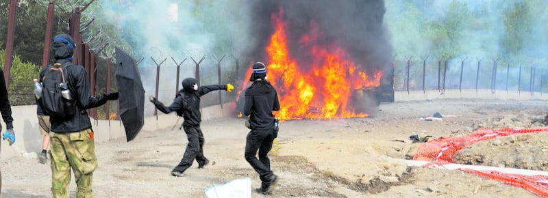 “Più uniti contro il nemico”. L’appello choc degli anarchici alla guerra sociale
