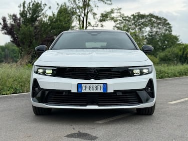 Opel Astra GSe: guarda la gallery della nuova due volumi sportiva da 225 CV 1