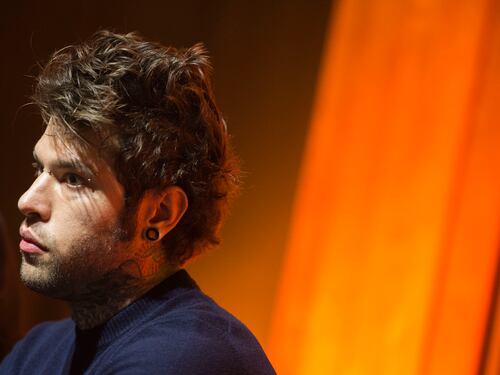 Fedez contro Pillon sul ddl Zan. Pro Vita lo zittisce: "Hai letto il testo?"