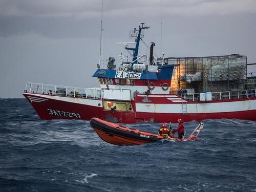 I migranti sbarcano a Malta. Ma la Spagna è costretta a prenderseli