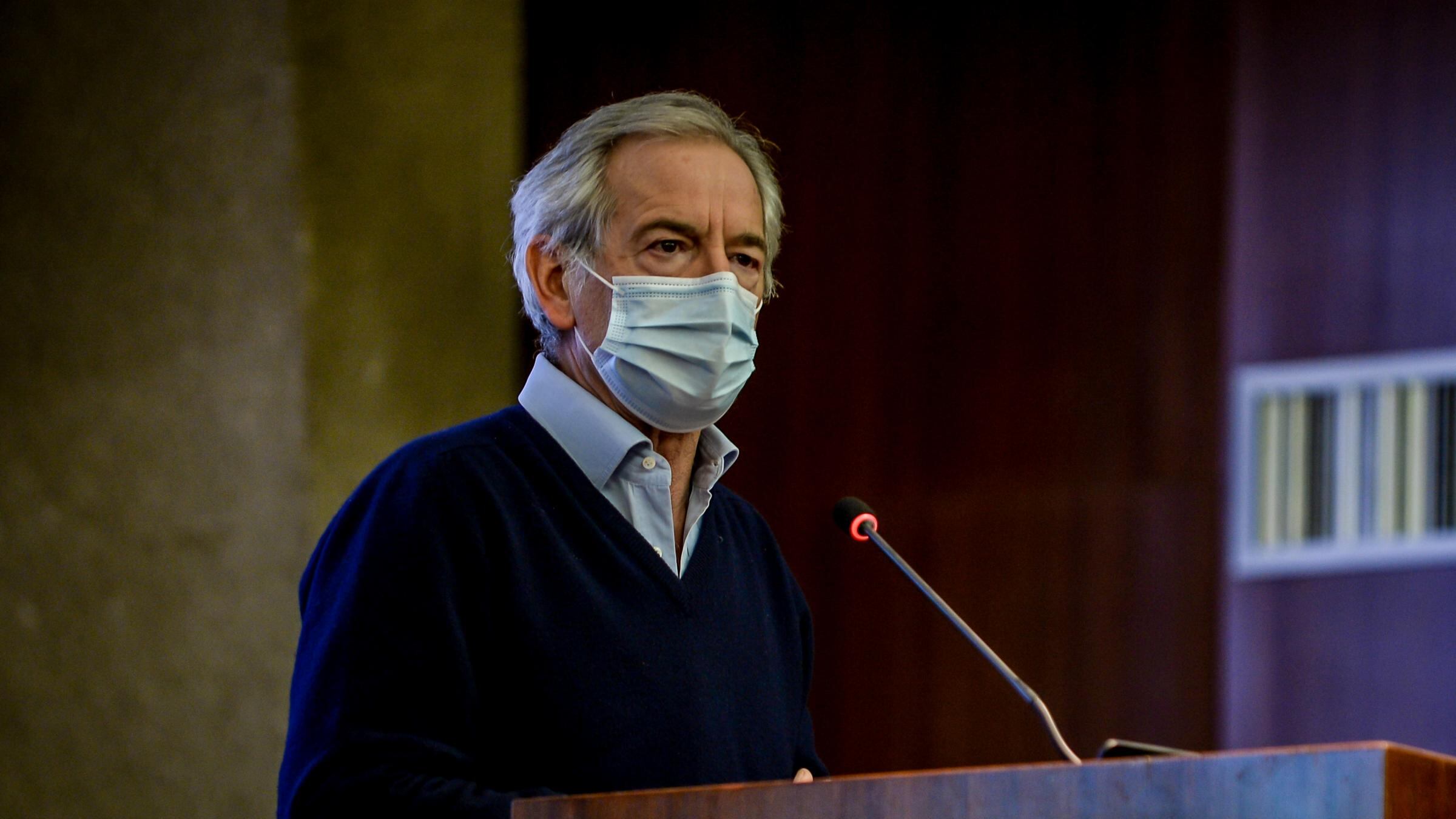 Bertolaso: "L'11 aprile vaccinati tutti gli over 80". Via Aria, tocca a Poste