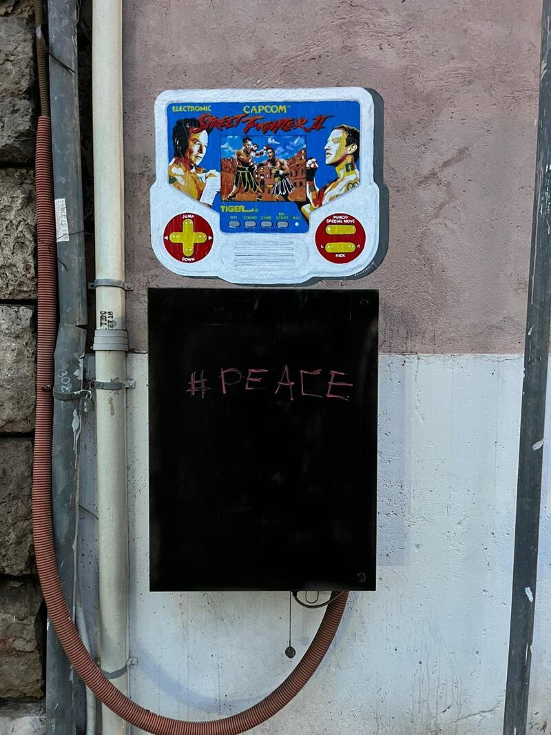 Musk e Zuckerberg dentro un ring del gioco anni '90 Street fighter: le immagini 3