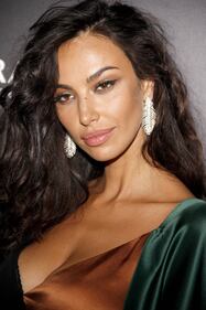 Madalina Ghenea, scollatura supersexy sul red carpet 26