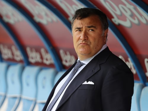 Il dg Barone tenuto in vita con il supporto delle macchine
