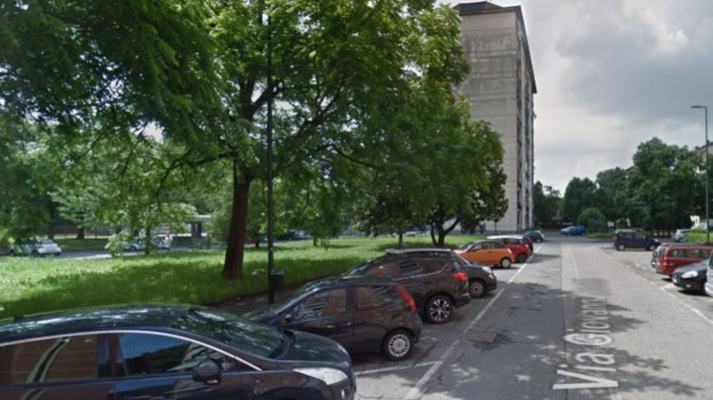 Torino, tenta di strangolare la compagna e accoltella il figlio
