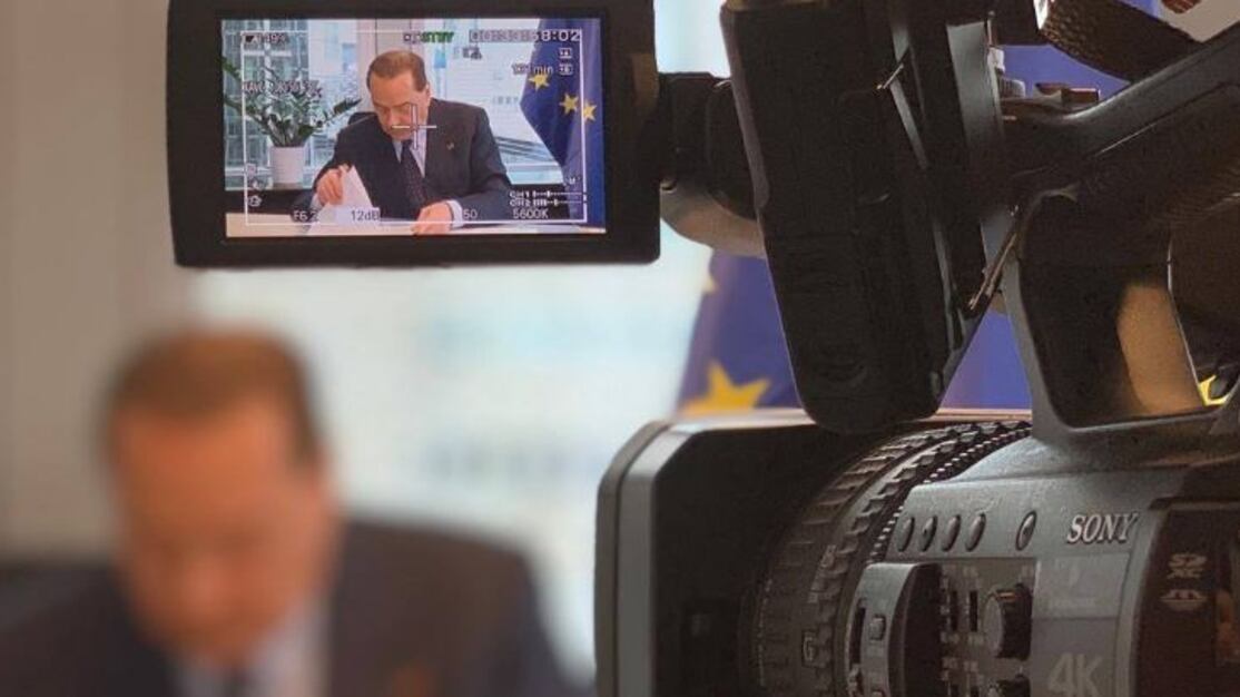 Primo maggio, Berlusconi: "Stato deve aiutare chi ha perso lavoro"