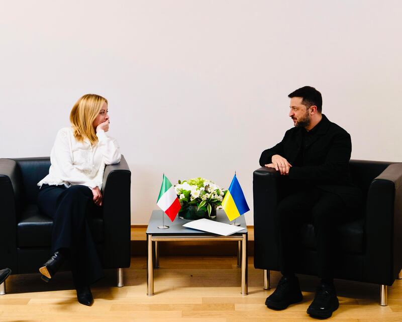 Meloni: "Fondamentale convergenza Usa-Ue per pace in Ucraina". Domani l'incontro con Zelensky a Roma