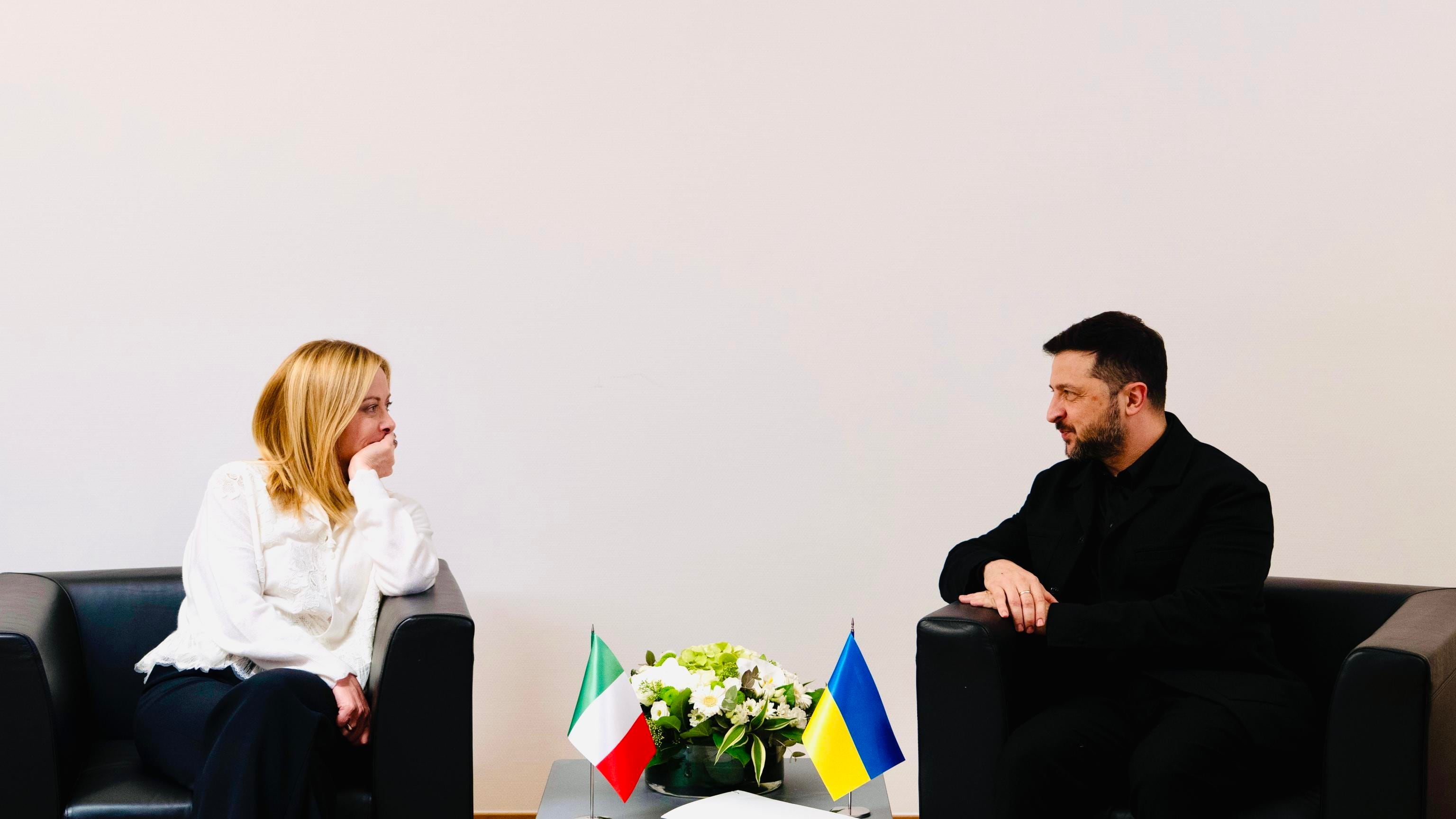 Meloni: "Fondamentale convergenza Usa-Ue per pace in Ucraina". Domani l'incontro con Zelensky a Roma