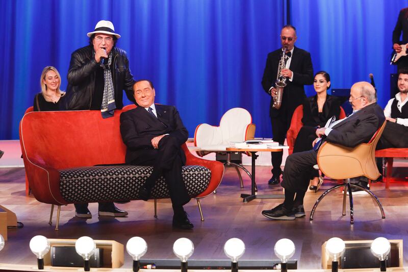 Silvio Berlusconi al Maurizio Costanzo Show 6