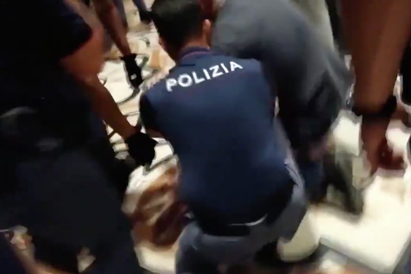 L'arresto dell'immigrato in Duomo