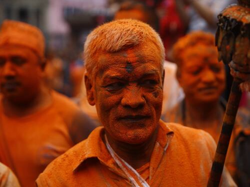 Nepal, Bhaktapur si colora per la festa del Sindoor