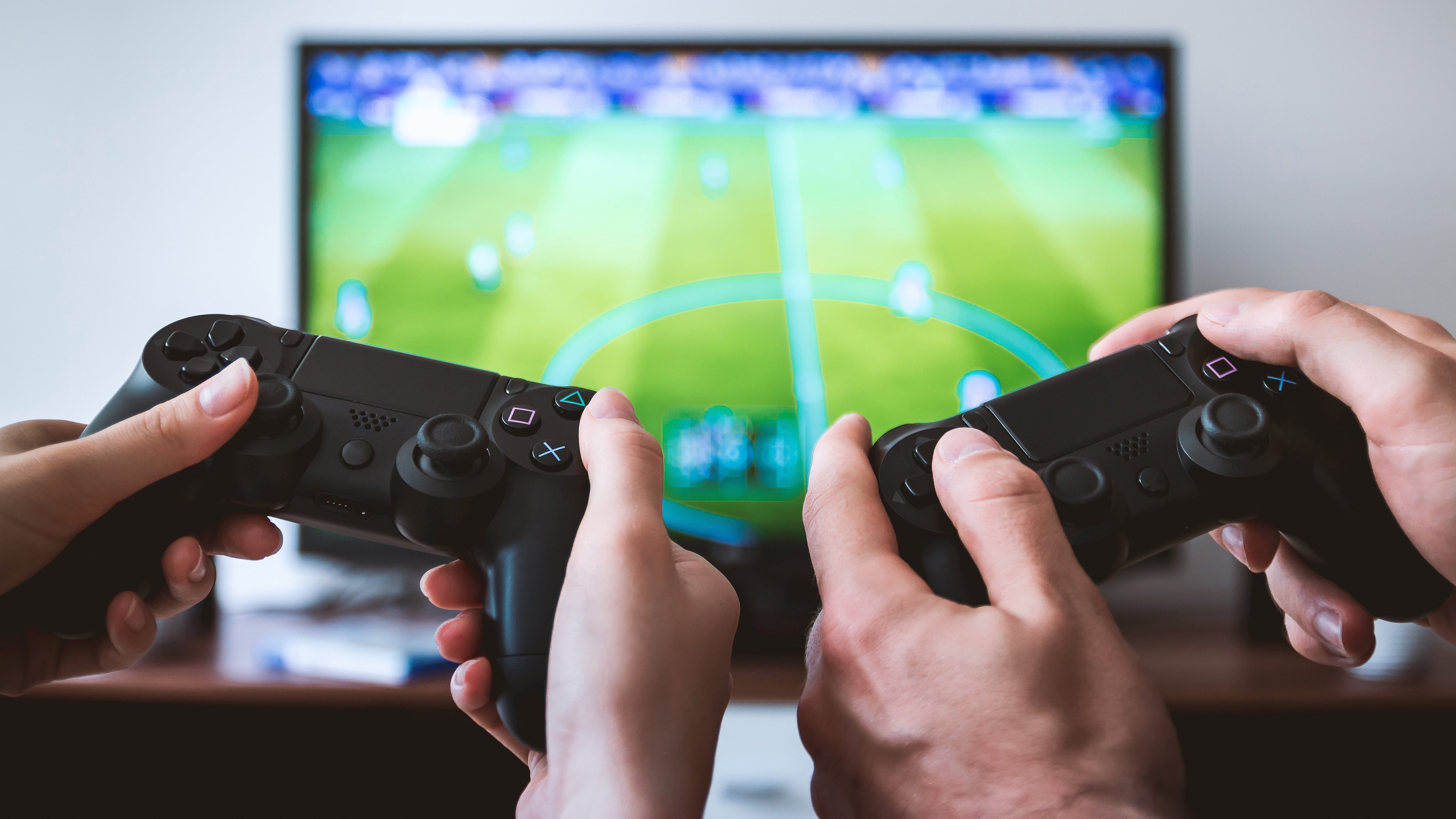 Cina, ora il governo stabilisce un coprifuoco per ridurre l'uso dei videogiochi