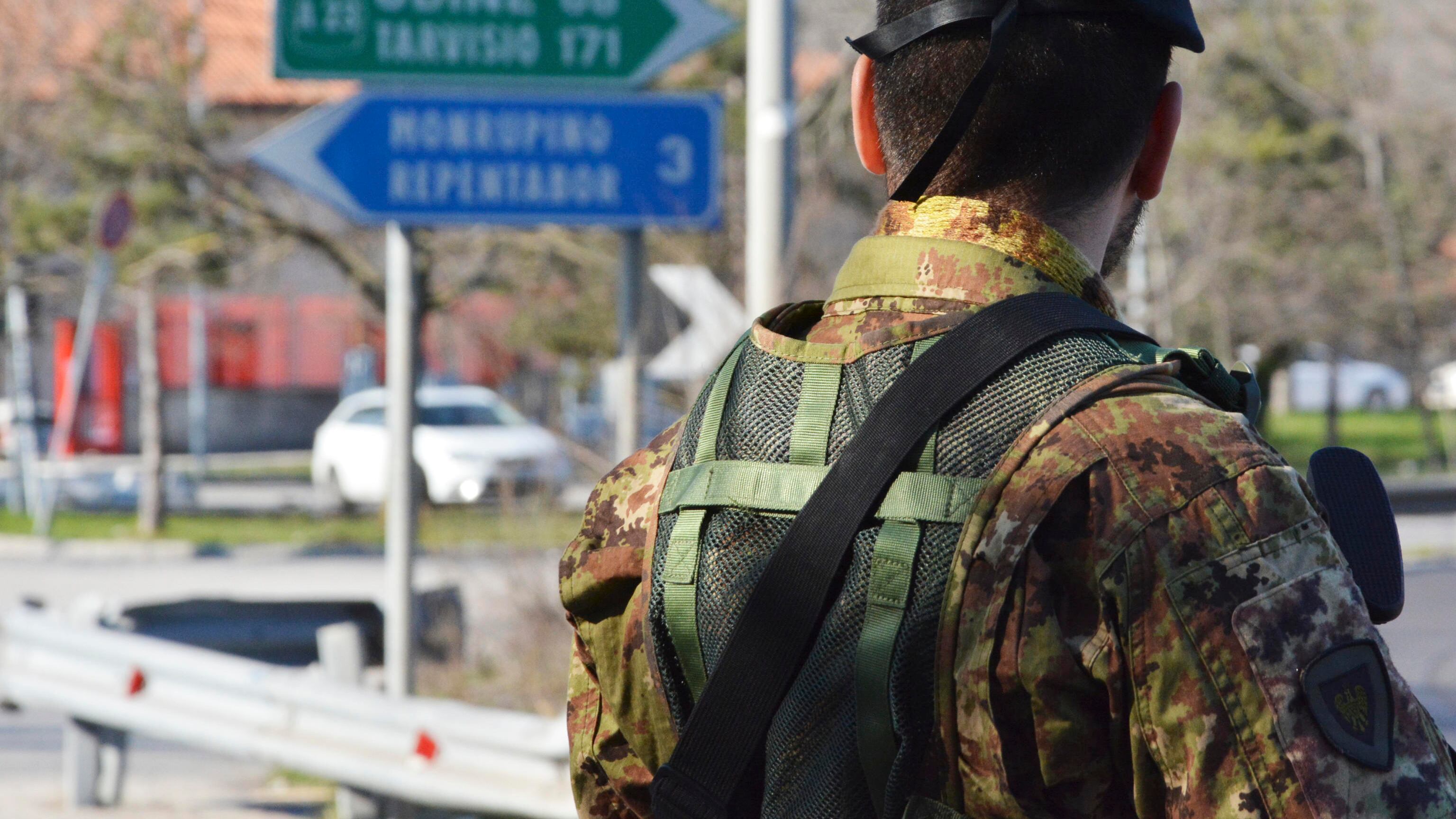 "I confini restano chiusi, l'allarme è alto". Parla il ministro: la decisione dell'Italia