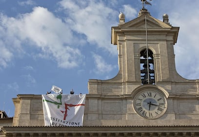 I grillini sul tetto della Camera: occupazione ad oltranza 11