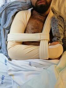 Taranto, le immagini dell'uomo in ospedale dopo l'aggressione 2