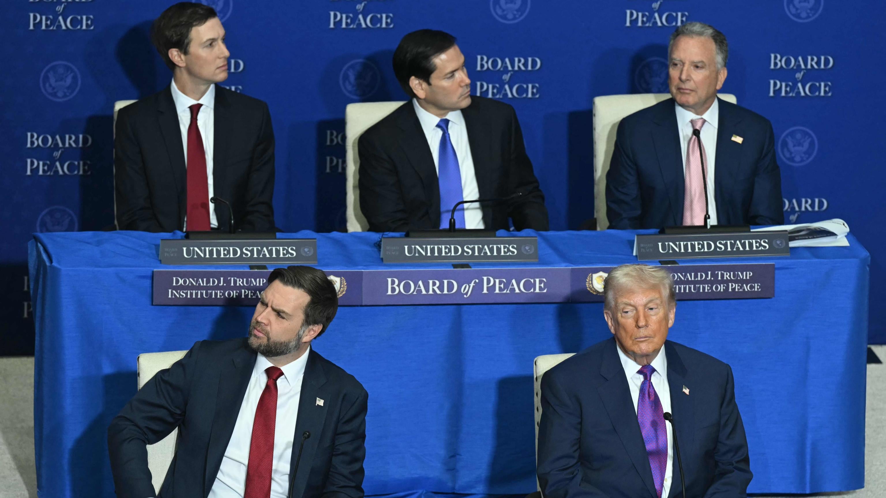 Trump lancia il Board of Peace: 10 miliardi Usa e soldati da 5 Paesi. Ma avverte: "Alcuni fanno i furbi"