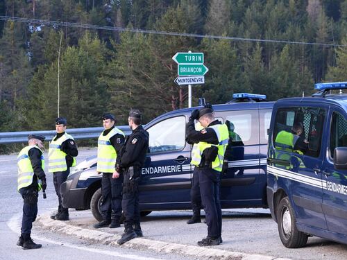 Migranti, ora la Francia militarizza il confine