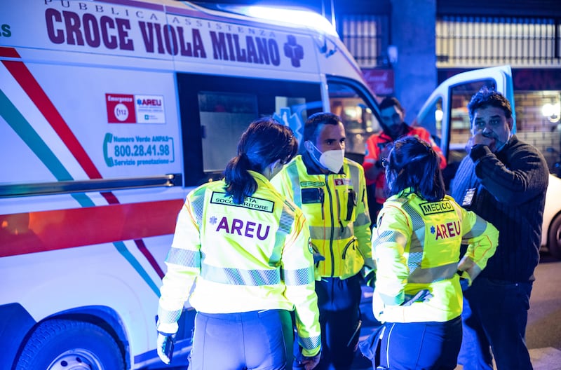 Aggressione a Milano: sei persone ferite, due in modo grave 9