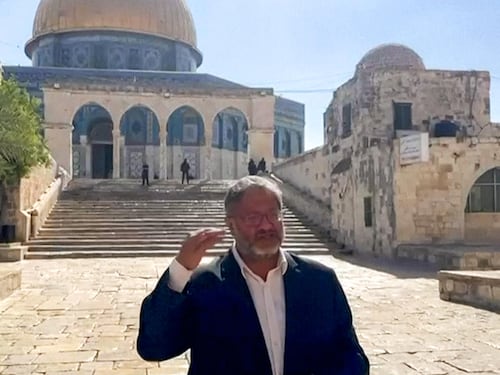 Ben Gvir soffia ancora sul fuoco. Blitz al Monte del Tempio e appello a occupare la Striscia