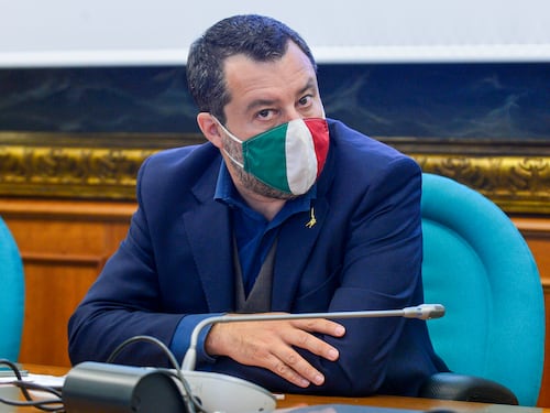 "Unico gruppo in Europa". I dubbi di Tajani e Meloni sulla proposta di Salvini
