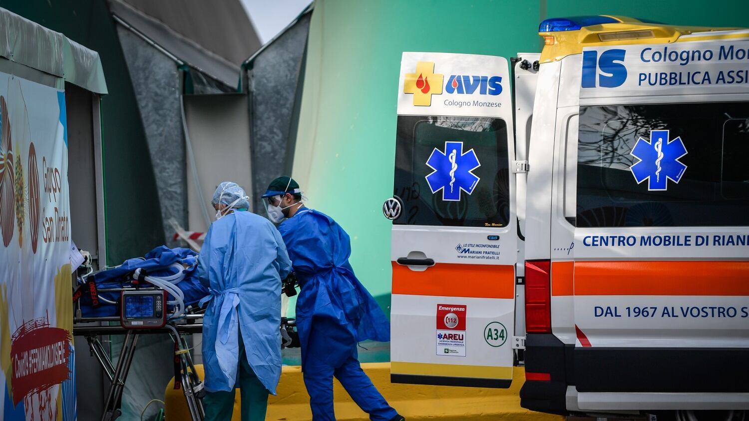 Coronavirus, meno pazienti nelle terapie intensive. 636 morti in un giorno