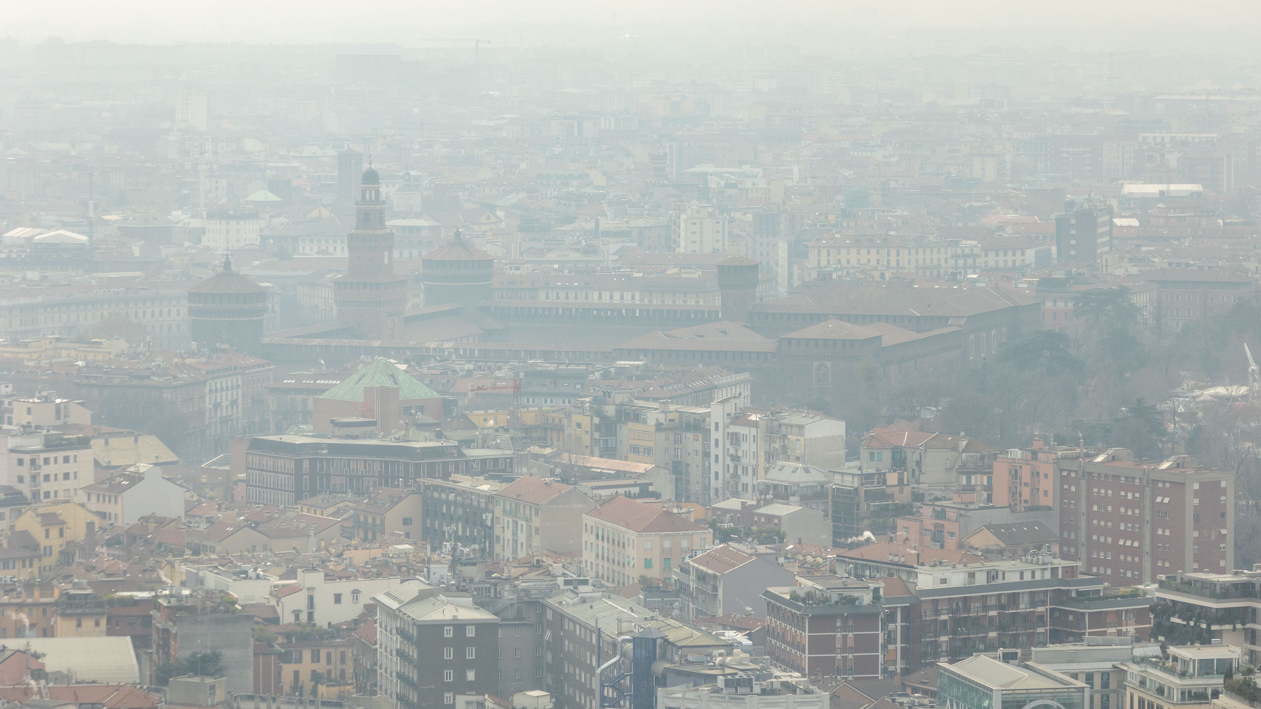 Smog, 25 città fuorilegge. Frosinone-Milano da sos