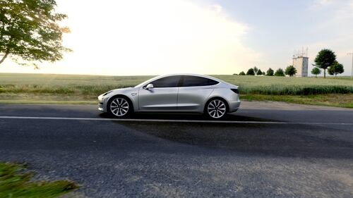 Tesla Model 3, svelata la "elettrica" popolare 7