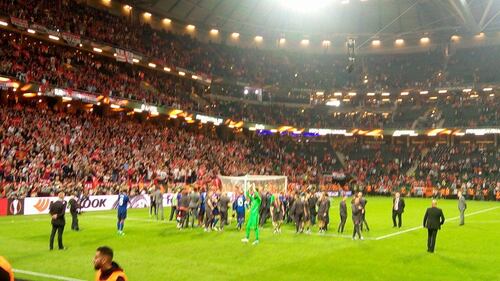 Europa League, i due italiani imbucati alla finale nell'area Vip 4