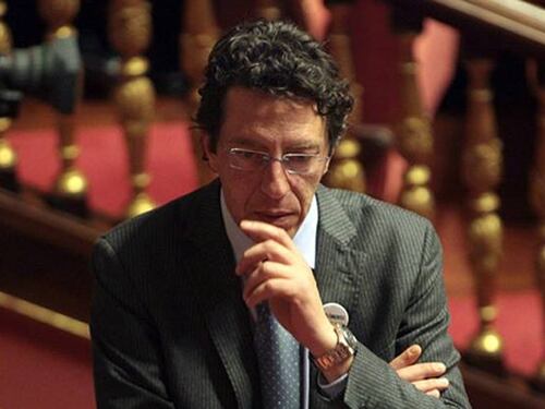 M5s, Buccarella: "Tremila euro al mese non bastavano per fare il parlamentare"