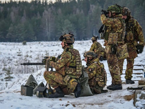 Lettonia, incidente durante un’esercitazione Nato: feriti quattro bersaglieri italiani